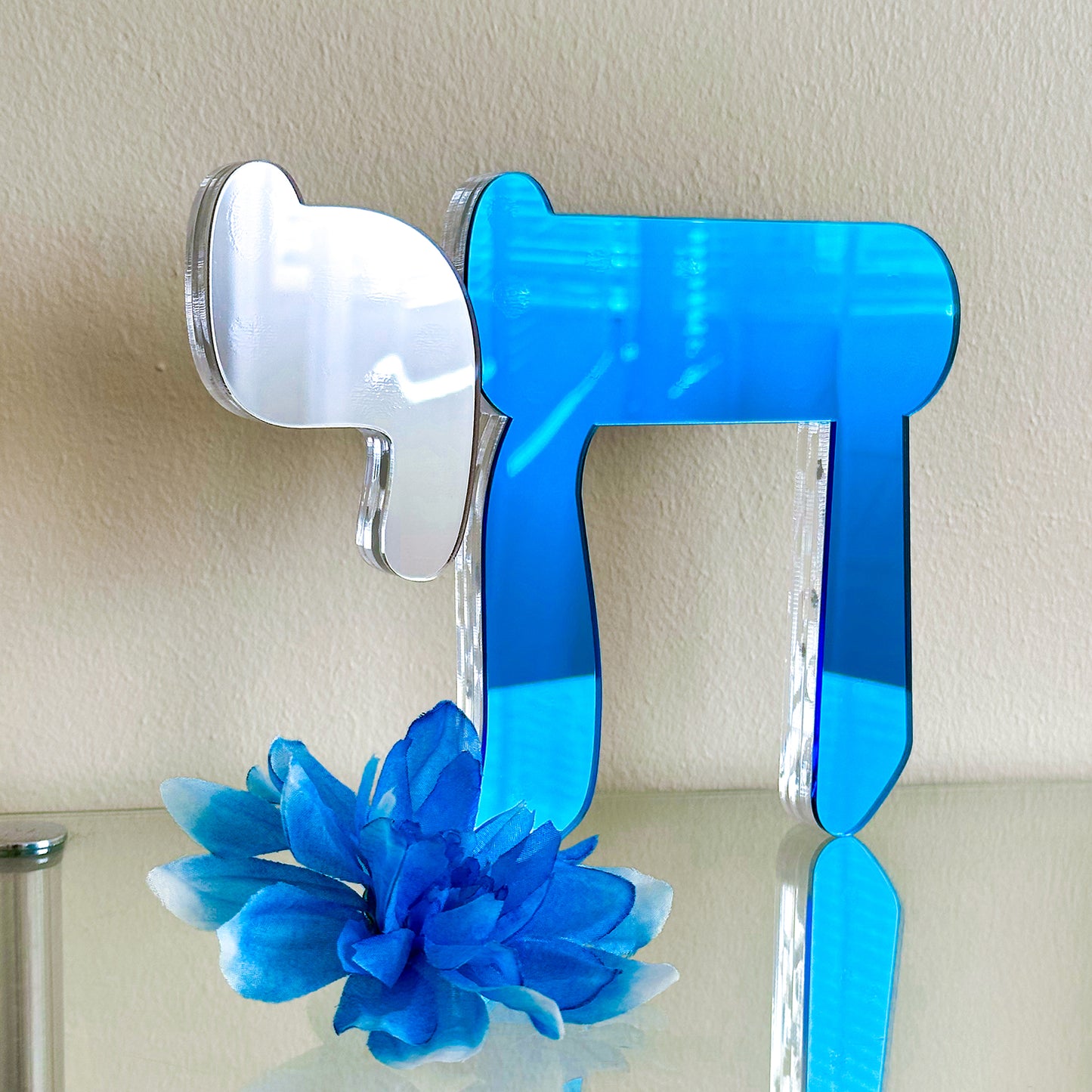 Acrylic "חי" (Chai) Sculpture