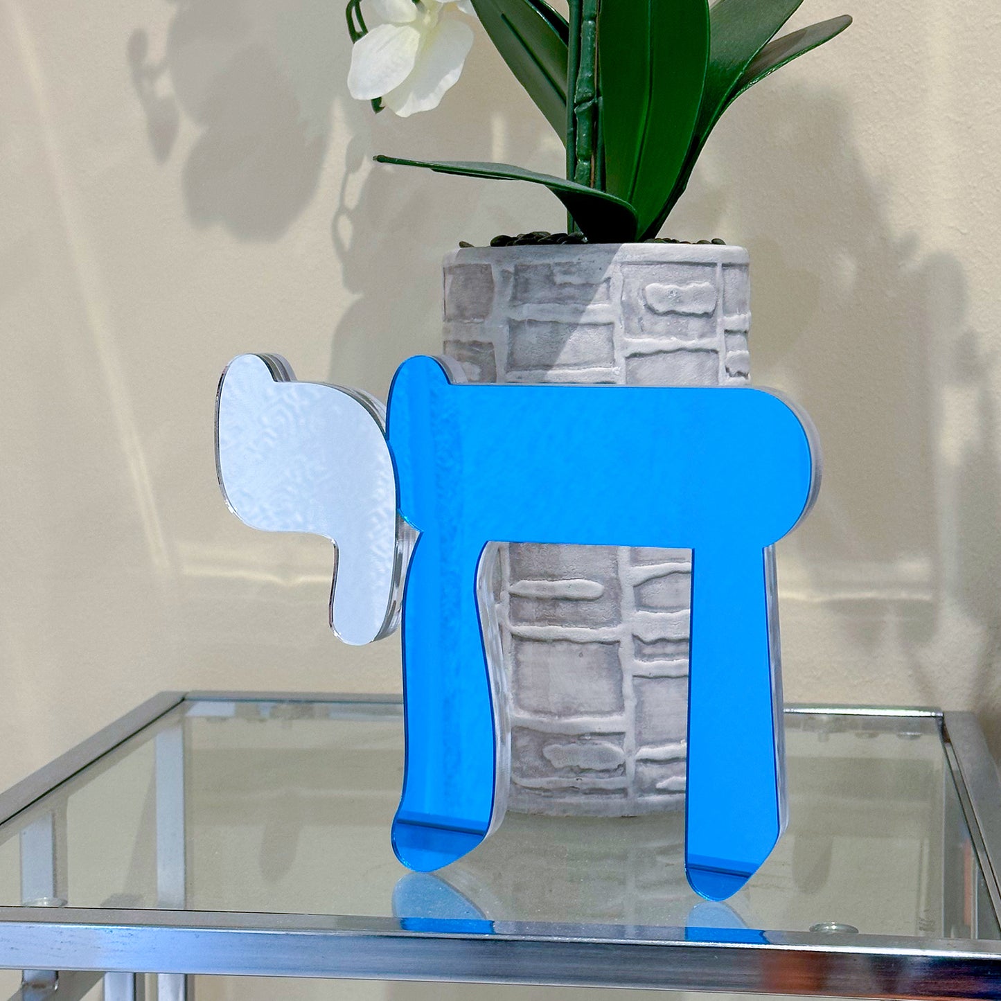 Acrylic "חי" (Chai) Sculpture