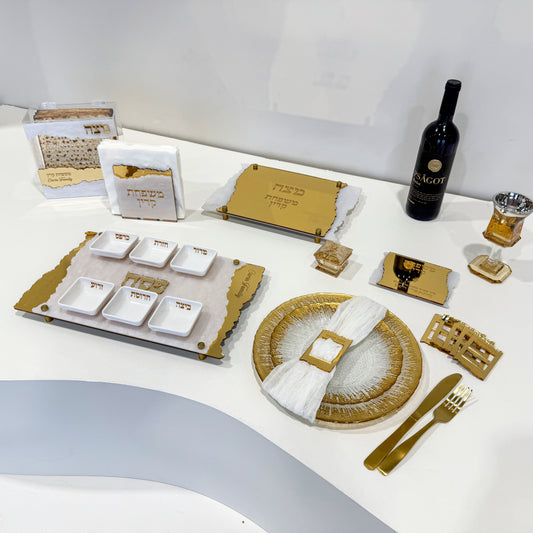 Personalized Matzah-Edge Matzah Tray (White/Gold)